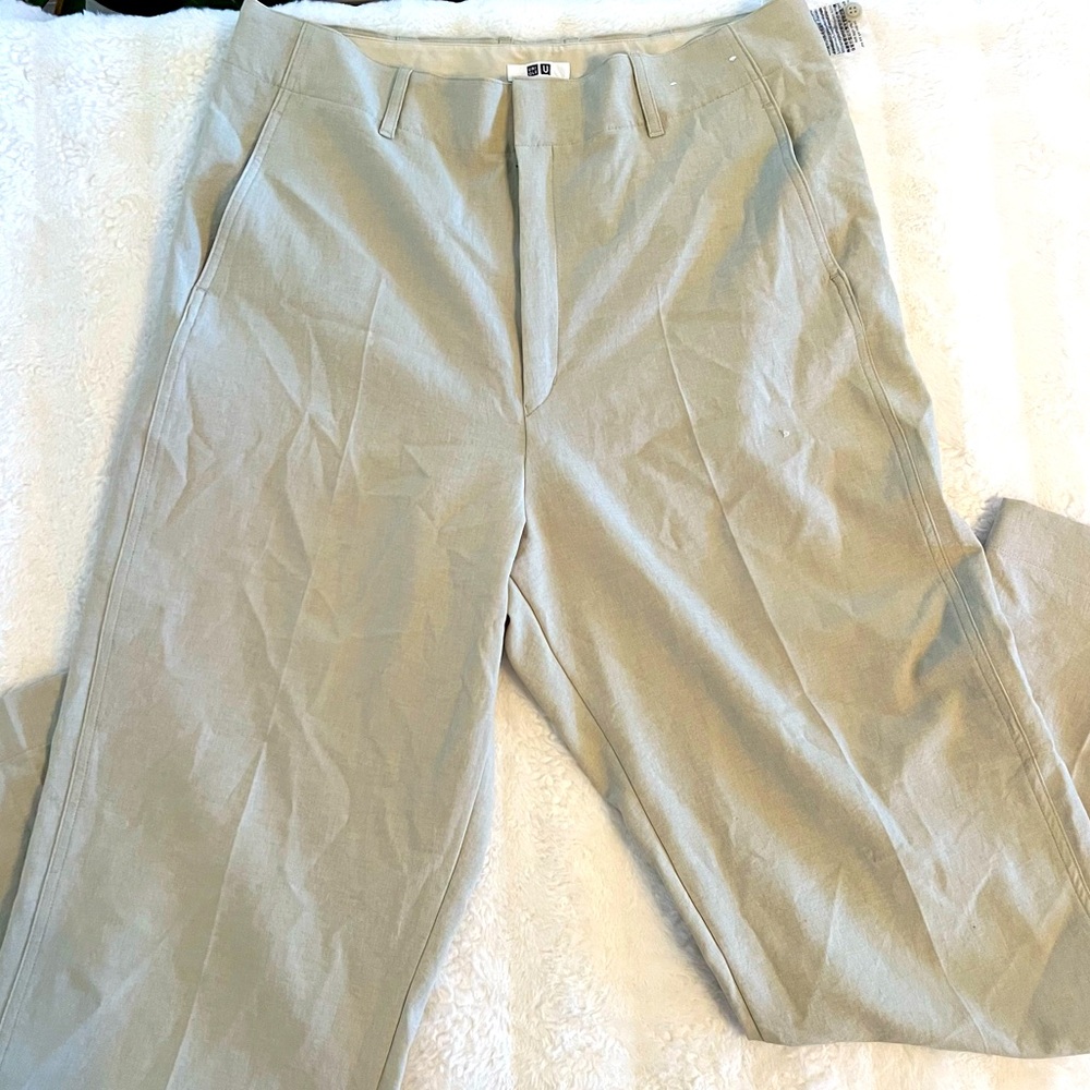 Uniqlo Slacks NWT Tan Light Weight Size 14